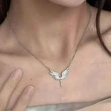 Retro Light Luxury White Angel Wings Necklace for Women Exquisite Personality Stainless Steel Clavicle Chain Jewelry