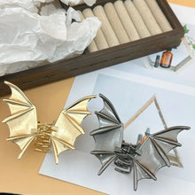 Gothic Punk Bat Large Matte Metal Shark Clip Hairpin for Women Halloween Party Headwear Versatile Hair Jewelry Accessories Gift