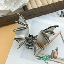 Gothic Punk Bat Large Matte Metal Shark Clip Hairpin for Women Halloween Party Headwear Versatile Hair Jewelry Accessories Gift