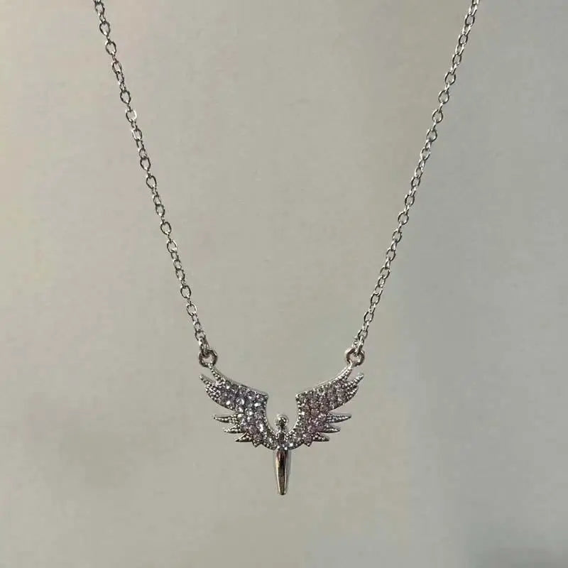 Retro Light Luxury White Angel Wings Necklace for Women Exquisite Personality Stainless Steel Clavicle Chain Jewelry