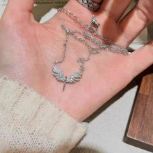 Retro Light Luxury White Angel Wings Necklace for Women Exquisite Personality Stainless Steel Clavicle Chain Jewelry
