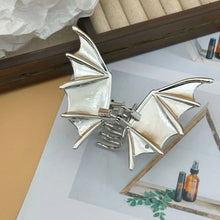Gothic Punk Bat Large Matte Metal Shark Clip Hairpin for Women Halloween Party Headwear Versatile Hair Jewelry Accessories Gift