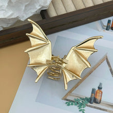 Gothic Punk Bat Large Matte Metal Shark Clip Hairpin for Women Halloween Party Headwear Versatile Hair Jewelry Accessories Gift