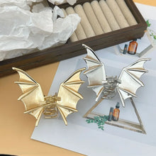 Gothic Punk Bat Large Matte Metal Shark Clip Hairpin for Women Halloween Party Headwear Versatile Hair Jewelry Accessories Gift