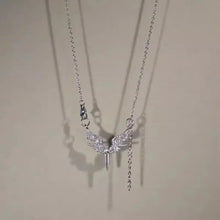 Retro Light Luxury White Angel Wings Necklace for Women Exquisite Personality Stainless Steel Clavicle Chain Jewelry